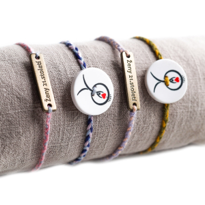 Pletený náramek Ženy 21. století